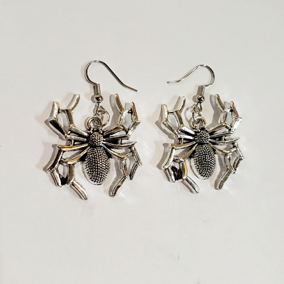 Jewelry - Spider earrings